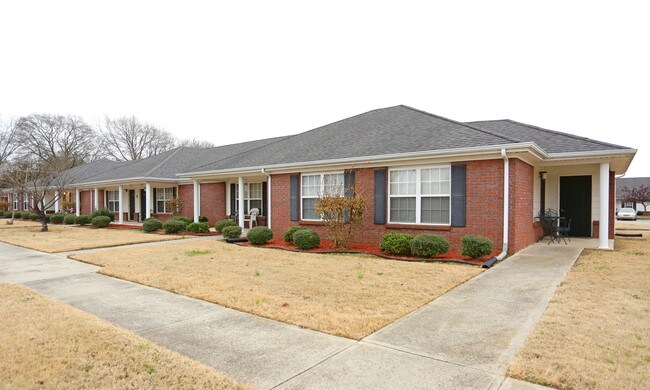 Garden Park Apartments in Huntsville, AL - Building Photo - Building Photo