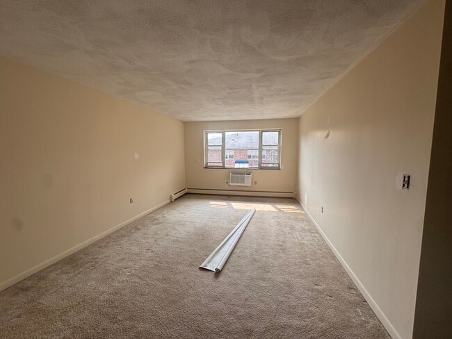 155 Lexington St in Newton, MA - Building Photo - Building Photo