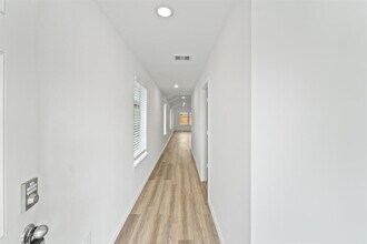 1011 Vilana Ridge Ln in Houston, TX - Building Photo - Building Photo