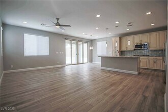 897 Cirrus Cloud Ave in Las Vegas, NV - Building Photo - Building Photo