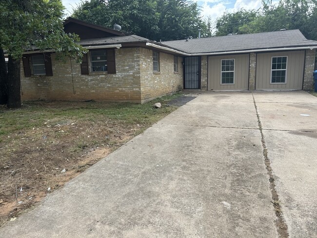 property at 1525 Marydale Ave