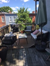 242 12th Pl NE, Unit 3 in Washington, DC - Foto de edificio - Building Photo