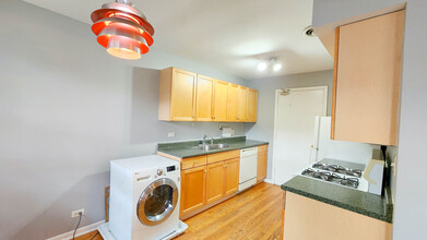 2657 W Carmen Ave, Unit 6 in Chicago, IL - Building Photo - Building Photo