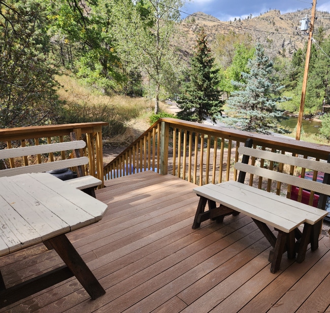 6785 Poudre Canyon Rd in Bellvue, CO - Foto de edificio - Building Photo