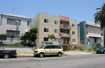 Leeward Apartments in Los Angeles, CA - Building Photo - Building Photo