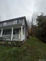 91 Reynolds Bridge Rd in Thomaston, CT - Building Photo