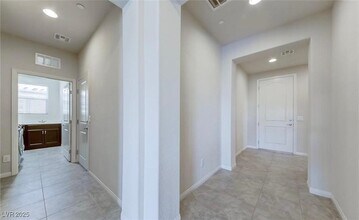 1029 Via Gandalfi in Henderson, NV - Foto de edificio - Building Photo