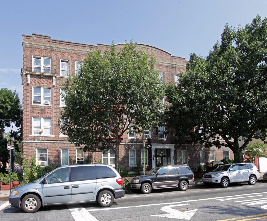 5718 Fort Hamilton Pky in Brooklyn, NY - Building Photo