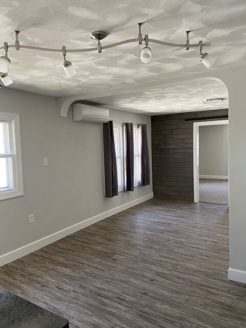 20 Saint Charles St, Unit 1B in Johnson City, NY - Building Photo