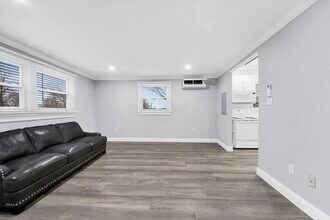 39 Helena Ave in Mohegan Lake, NY - Building Photo - Building Photo