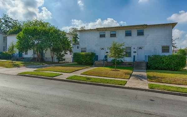 Natalen Apartments in San Antonio, TX - Building Photo