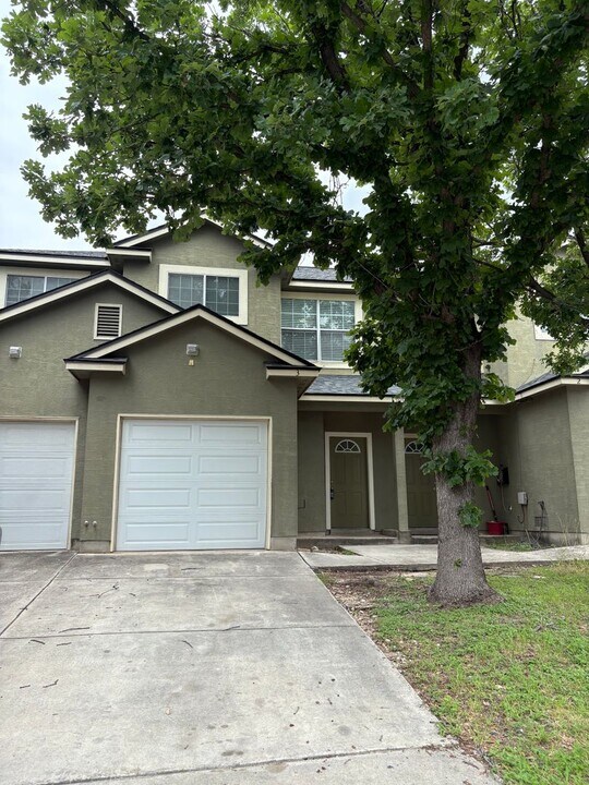 5007 Summit Wood in San Antonio, TX - Building Photo