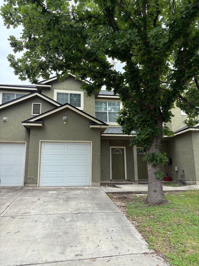property at 5007 Summit Wood