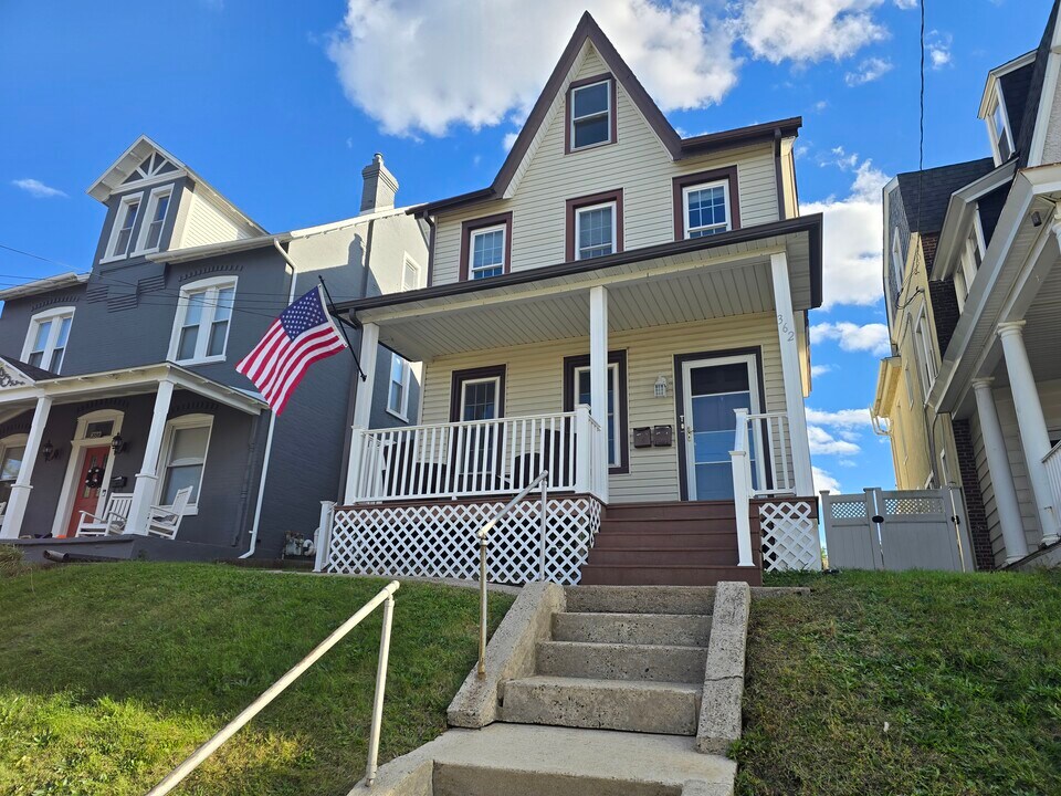 362 1st Ave, Unit 2 in Phoenixville, PA - Foto de edificio