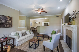 The Bridges at Germantown Apartments in Germantown, TN - Building Photo - Interior Photo