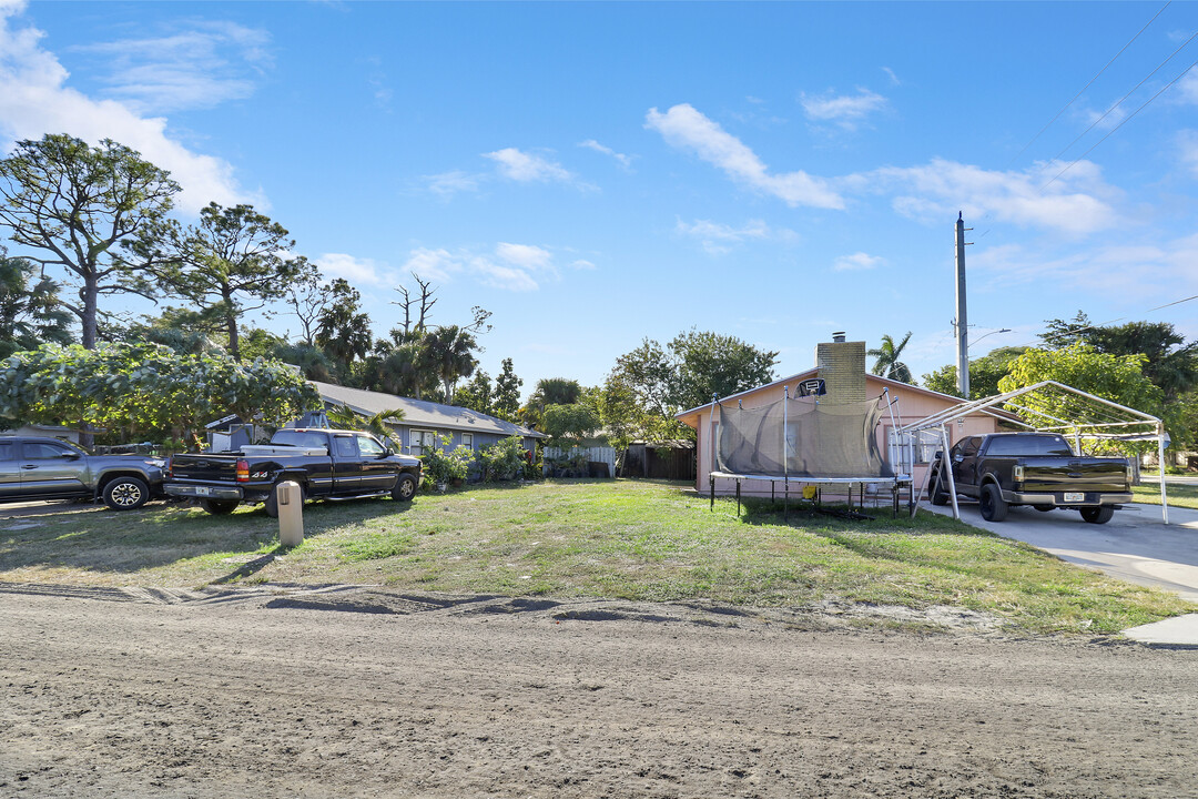 2872 SE Durant Ave in Stuart, FL - Building Photo