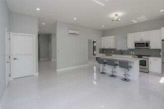 5126 SW 57th Ave in Miami, FL - Building Photo - Building Photo