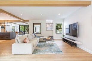 9047 51st Ave NE in Seattle, WA - Building Photo