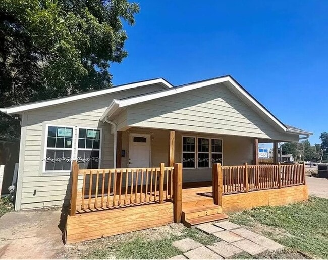 property at 829 E Arlington Ave