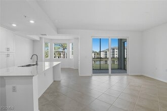 18451 Copperhead Dr, Unit 526 in Lehigh Acres, FL - Building Photo - Building Photo