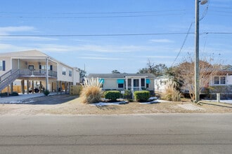 2107 Bay St in Morehead City, NC - Building Photo - Building Photo