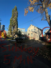37 Clissold Rd in Toronto, ON - Building Photo - Building Photo