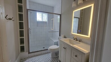 511 Cleveland St, Unit Pine #3 in Raleigh, NC - Building Photo - Building Photo