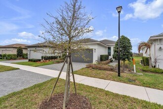 9399 SW Pepoli Way in Port St. Lucie, FL - Building Photo - Building Photo