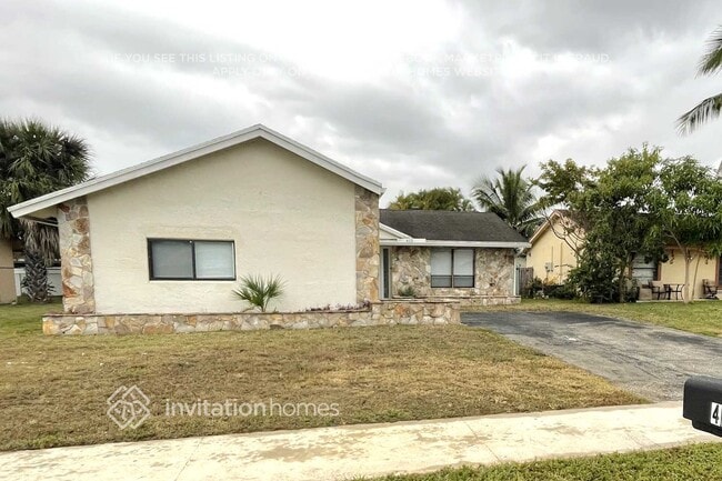 413 SW 75th Ave, Unit 2 in North Lauderdale, FL - Building Photo - Building Photo