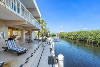 127 S Layton Dr in Layton, FL - Foto de edificio - Building Photo