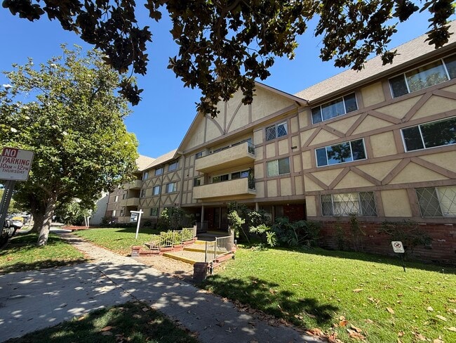 property at 600 W Stocker St