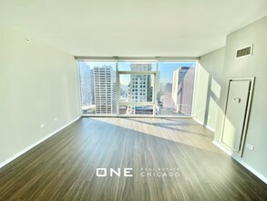 190 E Illinois St, Unit 3005 in Chicago, IL - Foto de edificio - Building Photo