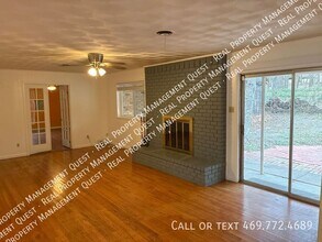 1001 Crestview Dr in Cedar Hill, TX - Building Photo - Building Photo