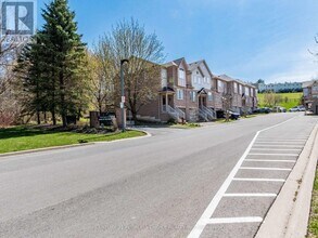 18 Palomino Trail in Halton Hills, ON - Building Photo - Building Photo