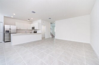 721 SE 13th St Cir in Homestead, FL - Foto de edificio - Building Photo