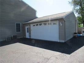 28 E River Rd in Central Square, NY - Building Photo