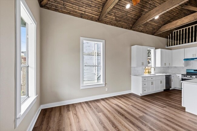 1724 Winnie St in Galveston, TX - Building Photo - Building Photo