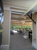 9469 Isla Bella Cir in Bonita Springs, FL - Foto de edificio - Building Photo