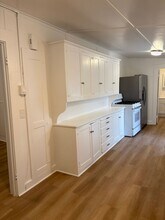 38 N Laurel St in Ventura, CA - Building Photo - Building Photo