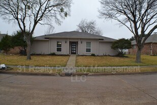 2311 Eastgate Dr in Carrollton, TX - Building Photo