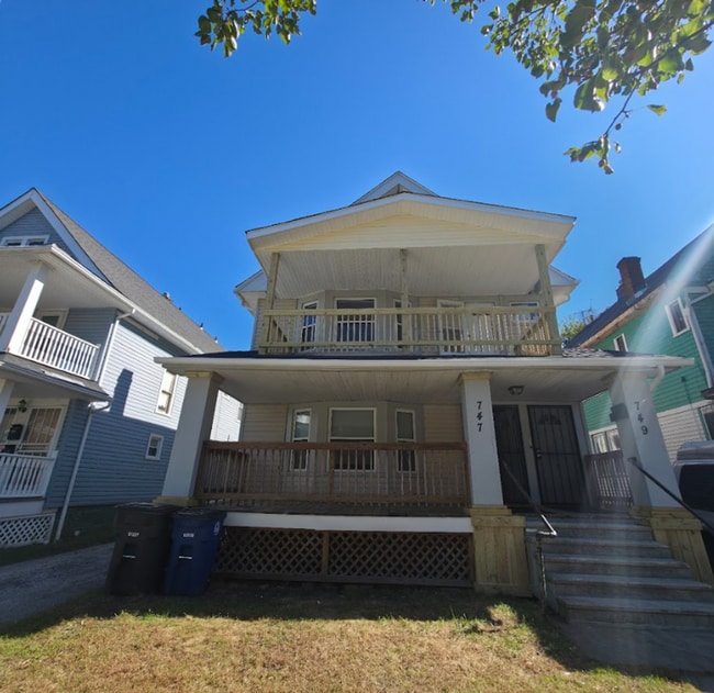 property at 747 E 117th St