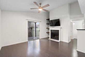 3204 Menchaca Rd in Austin, TX - Building Photo - Building Photo