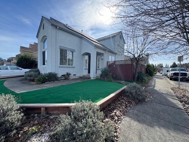 2340 Brompton Ave in Santa Rosa, CA - Building Photo - Building Photo