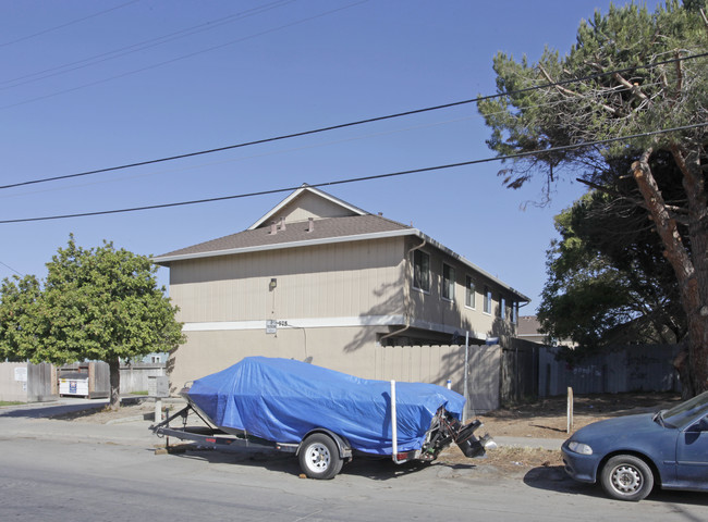 775 Elkington Ave in Salinas, CA - Foto de edificio - Building Photo