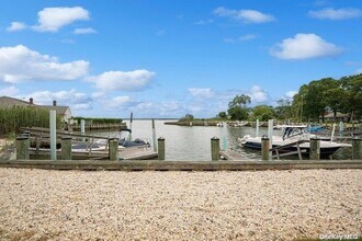 5 Leafy Way in Aquebogue, NY - Building Photo - Building Photo