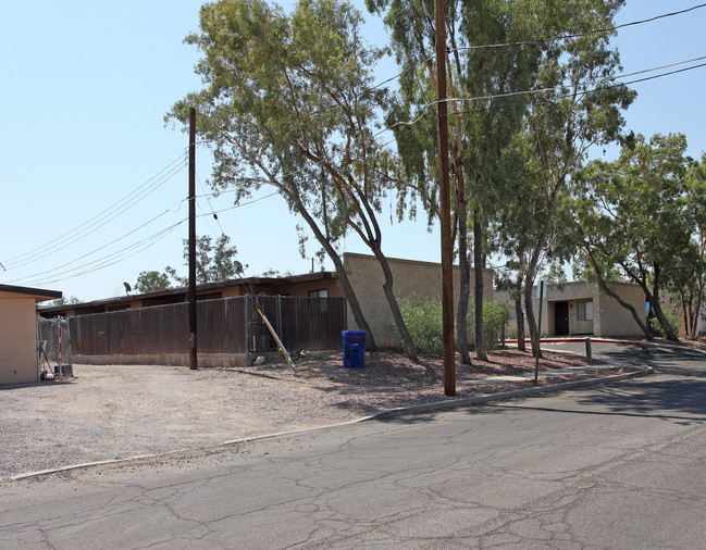 Coronado Terrace Apartments in Tucson, AZ - Foto de edificio - Building Photo