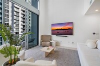 1050 Brickell Ave, Unit 3402 in Miami, FL - Foto de edificio - Building Photo