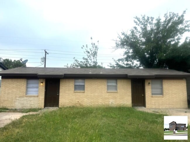 property at 604 Sunset Ln