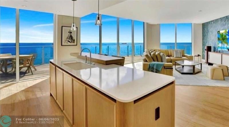 525 N Fort Lauderdale Beach Blvd in Fort Lauderdale, FL - Building Photo