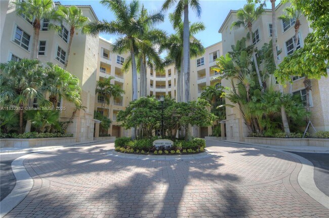 property at 717 Crandon Blvd